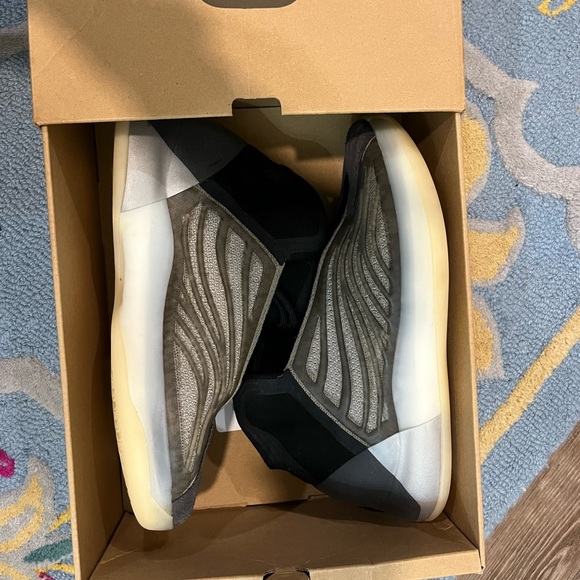 Yeezy Quantum Barium Basketball Men's size Worn